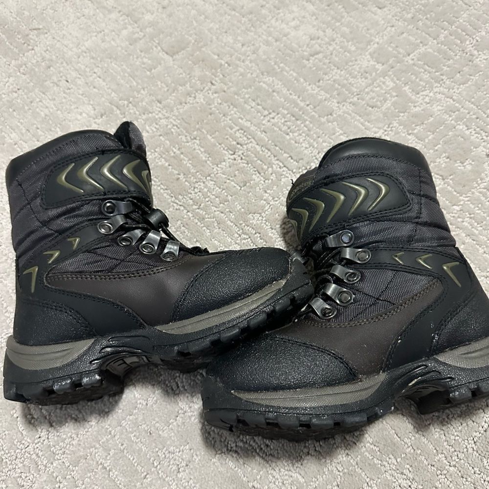 Boys snow boots